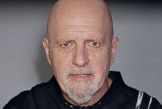 gustavo cordera reversiono de forma polemica una cancion: esos senos, el alimento de mi cosificacion