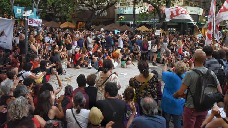 Mendoza tuvo su cacerolazo cultural Foto: Santiago Tagua/MDZ