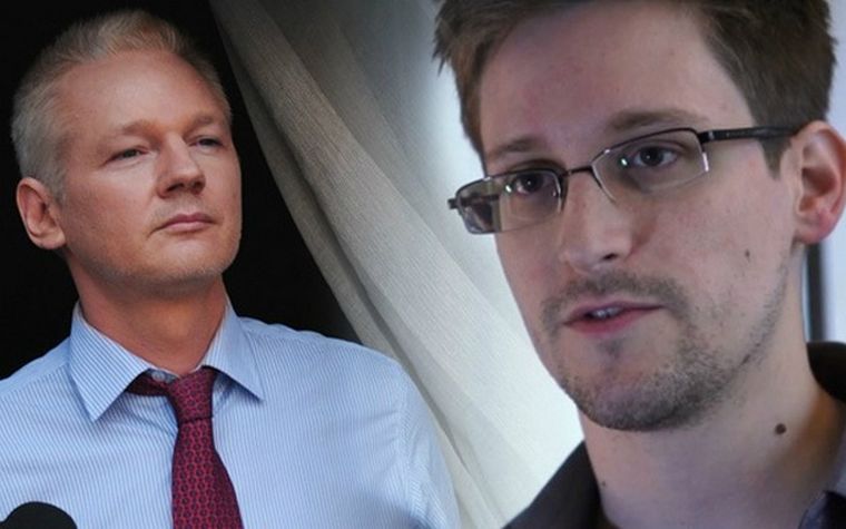 Assange y Snowden.