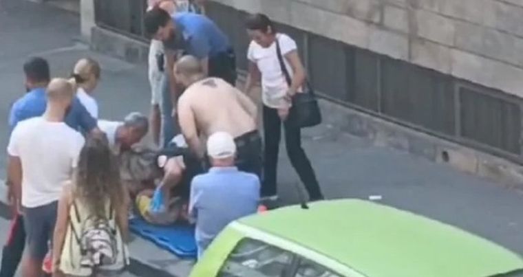 Un hombre salvó a una niña de 5 años que cayó de un quinto piso. El hecho ocurrió en un edificio de Turín, en Italia Foto: EFE