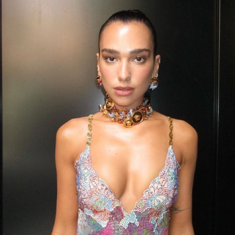 Además de la música, Dua Lipa también triunfa en el modelaje. Foto: Instagram