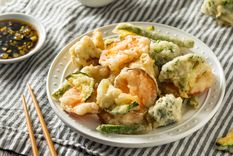 Tempura de vegetales Una receta clásica de Japón para hacer en pocos pasos. Foto: Shutterstock