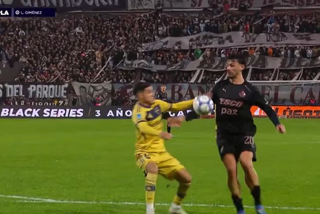 La jugada del gol anulado a Platense ante Boca generó mucha polémica y el VAR volvió a quedar en el centro de la escena. La jugada del gol anulado a Platense ante Boca generó mucha polémica y el VAR volvió a quedar en el centro de la escena.
