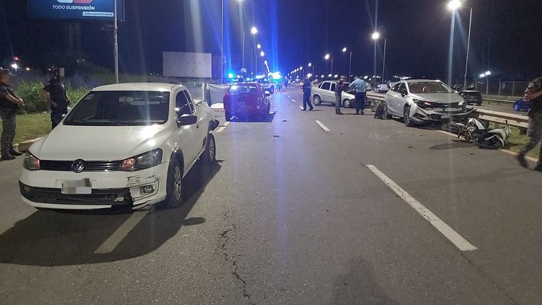 El choque dejó como saldo la muerte de Donat, mientras que otros seis jóvenes sufrieron lesiones y fueron derivados a diferentes hospitales de la ciudad de Córdoba. Foto: Policía de Córdoba
