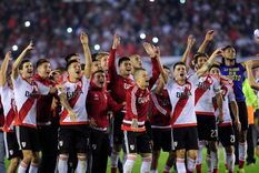 Tomás Andrade, al lado de DAlessandro, festejando uno de los títulos que ganó con River. Foto: @RiverPlate