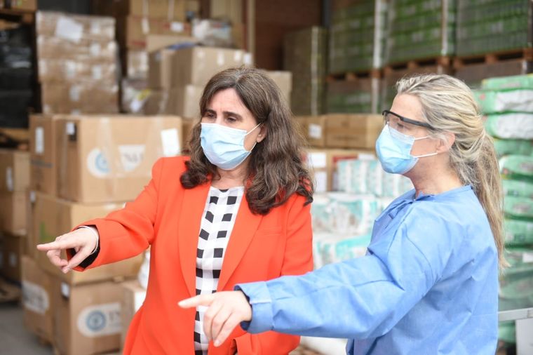 En el Senado dicen que invitan a la ministra Nadal, pero que no va. Foto: Prensa Gobernación