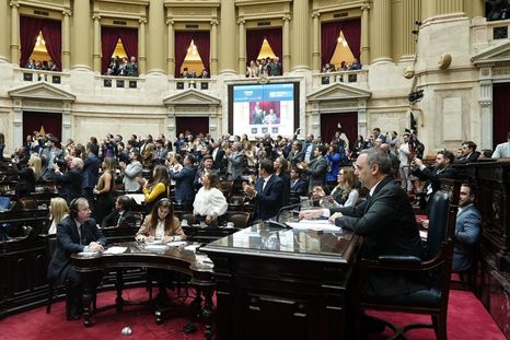La oposición busca interpelar a Manuel Adorni en el Congreso La oposición busca interpelar a Manuel Adorni en el Congreso