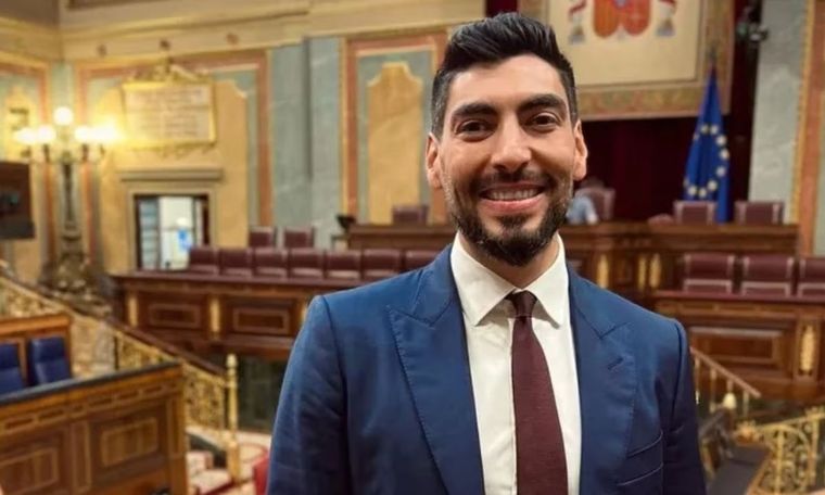 Facundo Moyano se mostró con su nueva novia El dirigente político se separó recientemente de Eva Bargiela