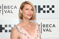 Claire Danes brilla en Netflix con un papel intenso y lleno de misterio.