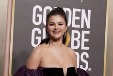 Foto: https://www.latimes.com/espanol/entretenimiento/articulo/2023-02-21/los-medicamentos-para-lupus-de-selena-gmez-la-hacen-ganar-peso-por-el-agua-pero-esta-bien-con-eso