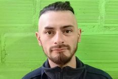 Intensa búsqueda de un joven de 33 años que se arrojó al río de la Plata en Quilmes el pasado 31 de diciembre. Intensa búsqueda de un joven de 33 años que se arrojó al río de la Plata en Quilmes el pasado 31 de diciembre.