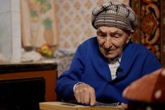 Petro Mohalat dice que su padre tuvo que dar todo a la granja colectiva: su vaca, caballo, incluso un balde.