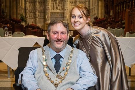 Steven Webb se convirtió en alcalde de Truro y nombró a su hija Kember Webb como primera dama de la localidad. Foto: PR4PHOTOS LTD