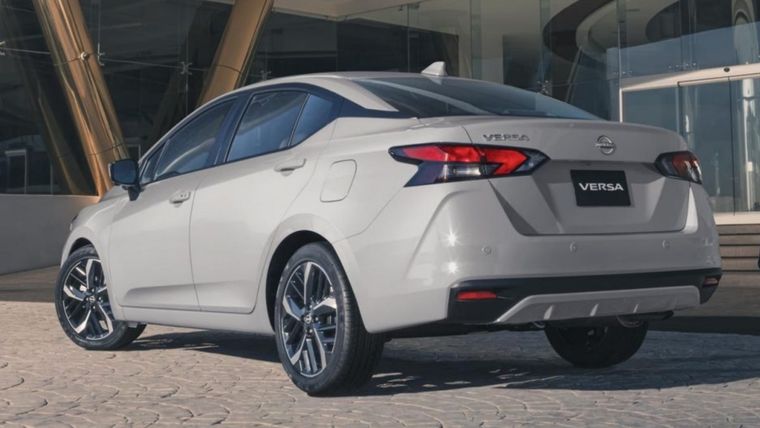 El sedán tiene una longitud de 4,49 metros Foto: Nissan