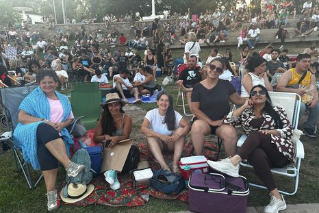 Vino Blues encendió el Verano Cultural 2026 y todavía queda una noche más.