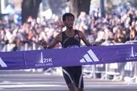 yomif kejelcha hizo historia en buenos aires: batio el record mundial de media maraton yomif kejelcha hizo historia en buenos aires: batio el record mundial de media maraton