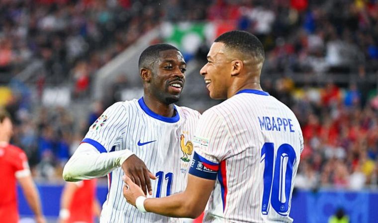 Ousmane Dembelé salió a defender a Mbappé en medio de los críticas en Francia.