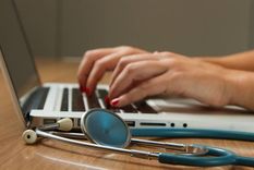 El contrato de seguro es un acuerdo bilateral según el cual el asegurador debe pagar al asegurado una suma de dinero en el caso de que un suceso desfavorable para el asegurado se verifique. Foto: MDZ