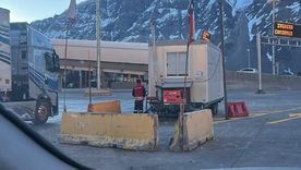 El corredor internacional fue reabierto, aunque persisten condiciones inestables en la cordillera. El corredor internacional fue reabierto, aunque persisten condiciones inestables en la cordillera.