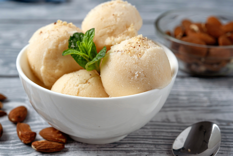 Helado con almendras estilo artesanal: receta cremosa que enamora Helado con almendras estilo artesanal: receta cremosa que enamora