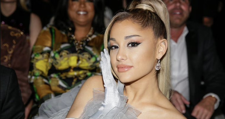 Ariana Grande contó su rutina de maquillaje e hizo una confesión sobre sus retoques estéticos Foto: Getty Images