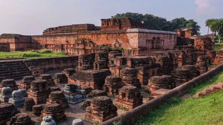 Las 23 hectáreas que han sido excavadas del sitio son probablemente una fracción del campus original de la Universidad de Nalanda. Foto: GETTY IMAGES