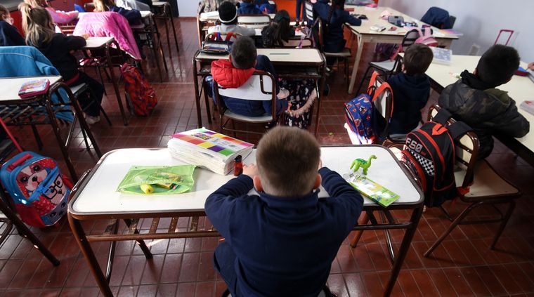 Hay escuelas en las que faltan sillas y mesas Foto: ALF PONCE MERCADO / MDZ