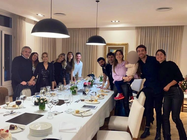Alberto Fernández donaría parte de su sueldo tras el escándalo por el festejo en Olivos.