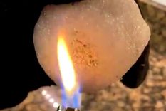 ¿conspiracion?: queman bolas de nieve para demostrar que la nieve en texas es falsa