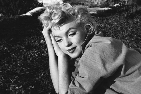 Marilyn Monroe apareció muerta en la madrugada del 4 al 5 de agosto de 1962. Marilyn Monroe apareció muerta en la madrugada del 4 al 5 de agosto de 1962.