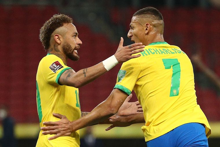 Neymar y Richarlison, autores de los tantos de Brasil. Foto: Conmebol