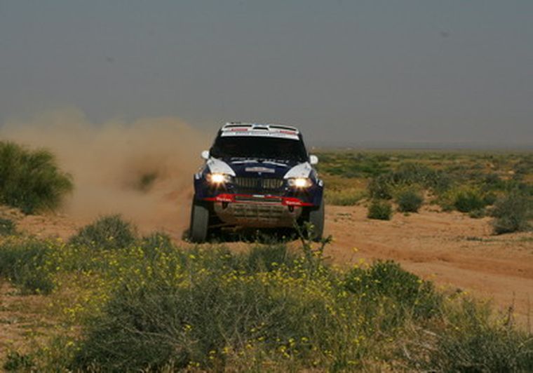 La BMW de Terranova en los caminos africanos. Foto: WEB