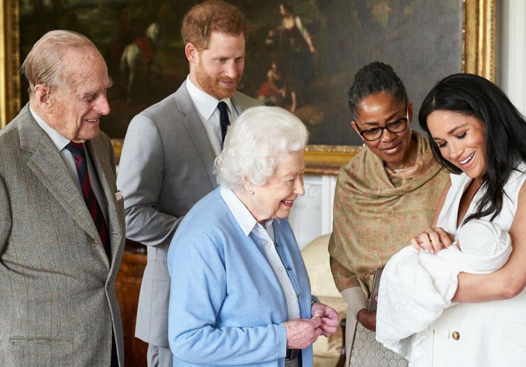 Desde sus inicios, es de público conocimiento el amor que tiene el príncipe Harry por su esposa Mehgan Markle. Foto: Instagram @theroyalfamily