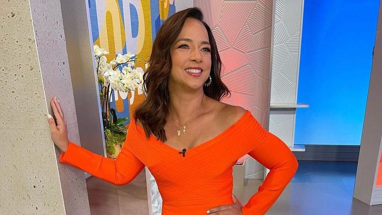 Adamari López posando. Fuente: Instagram @adamarilopez.