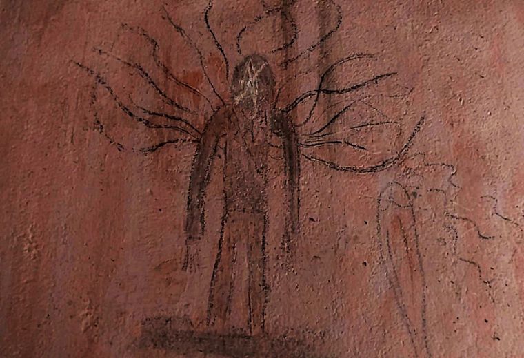 En Estación Guido, hay grafitis en los que arde la vida al estilo arte rupestre. Foto Ulises Naranjo