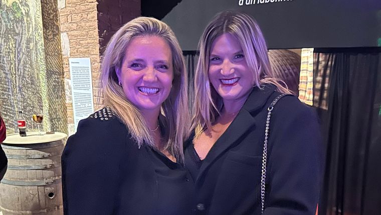 Silvina Bustelo y Romina Ceglie. Silvina Bustelo y Romina Ceglie.