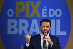 Destacó que el Riesgo País, la inflación y la deuda de la Argentina son superiores a los de Brasil.