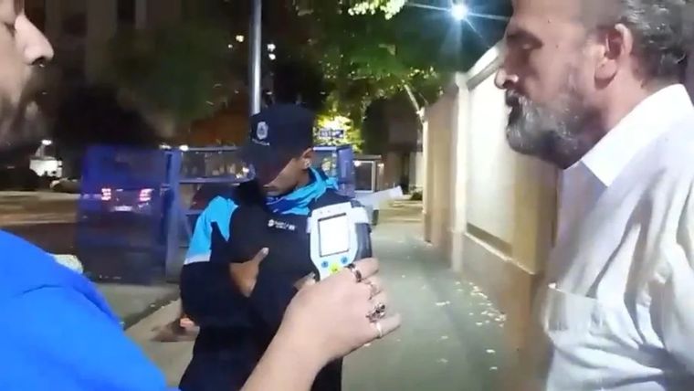 El test arrojó que el conductor manejaba con 1,35 gramos de alcohol en sangre. Foto: NA