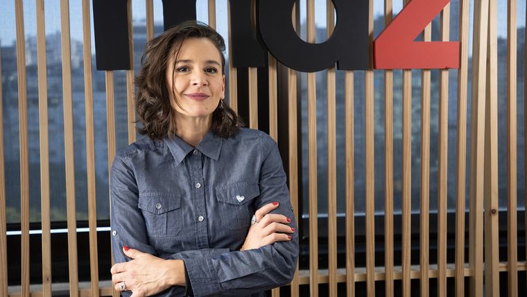 Laura Azcurra presenta Frida, Viva la Vida en el Paseo La Plaza.