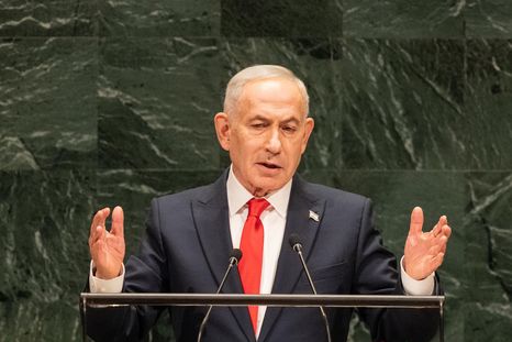 El primer ministro de Israel Benjamín Netanyahu comenzó su discurso en la ONU frente a un auditorio semi vacío. El primer ministro de Israel Benjamín Netanyahu comenzó su discurso en la ONU frente a un auditorio semi vacío.