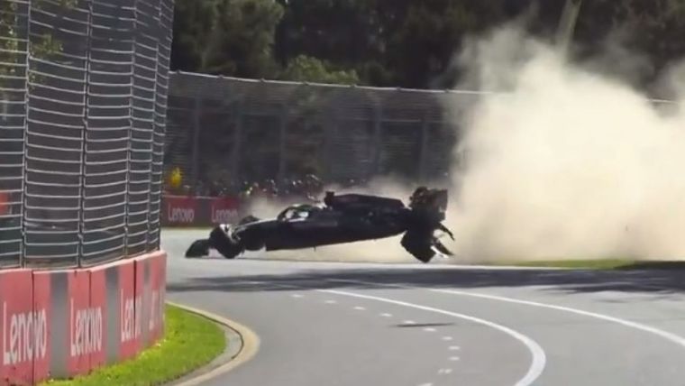 El auto de Russell tras golpear contra el muro. Foto: Captura Video