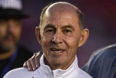 Ricardo Bochini El histórico jugador de Independiente visitó al plantel de San Lorenzo. Foto: Archivo