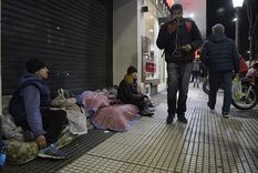 cocinan para personas en situacion de calle y les preocupa que cada vez necesitan mas platos de comida