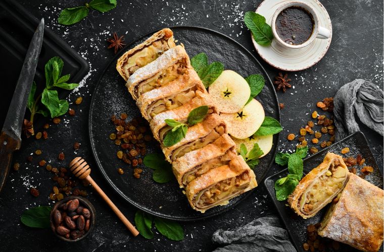 Strudel de manzanas Una receta de strudel de manzanas para hacer en simples pasos Foto: Shutterstock
