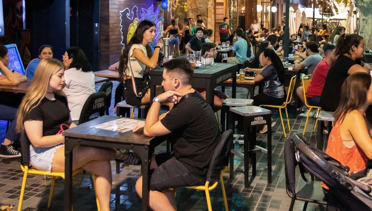 Los empresarios advierten que muchos locales podrían cerrar.  Foto: Santiago Tagua/MDZ