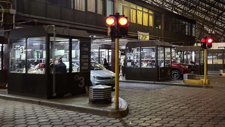 El ingreso de compras hechas en el exterior tiene una franquicia específica fijada por ARCA que los viajeros no pueden exceder. Foto: Sol Devia/MDZ