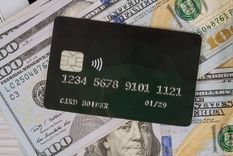 ¿Dólar blue o tarjeta? Cómo conviene pagar en tu viaje al exterior Foto: Archivo MDZ