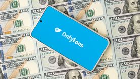 La estrella de American Pie triunfa en Onlyfans y redefine el uso de las redes sociales.