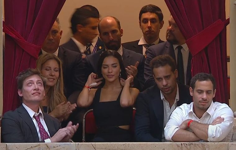 Cande Figueroa se llevó todas las miradas en el palco del Congreso Foto: Captura de pantalla