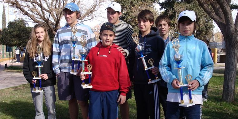 Todos los campeones del fin de semana. Foto: Mediamza.com